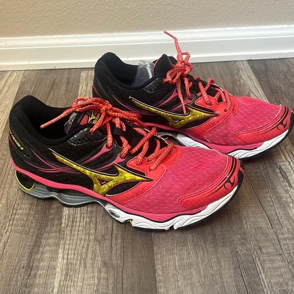 Mizuno Dynomotion Red & Yellow athletic Sneaker size 9.5 - Picture 1 of 13